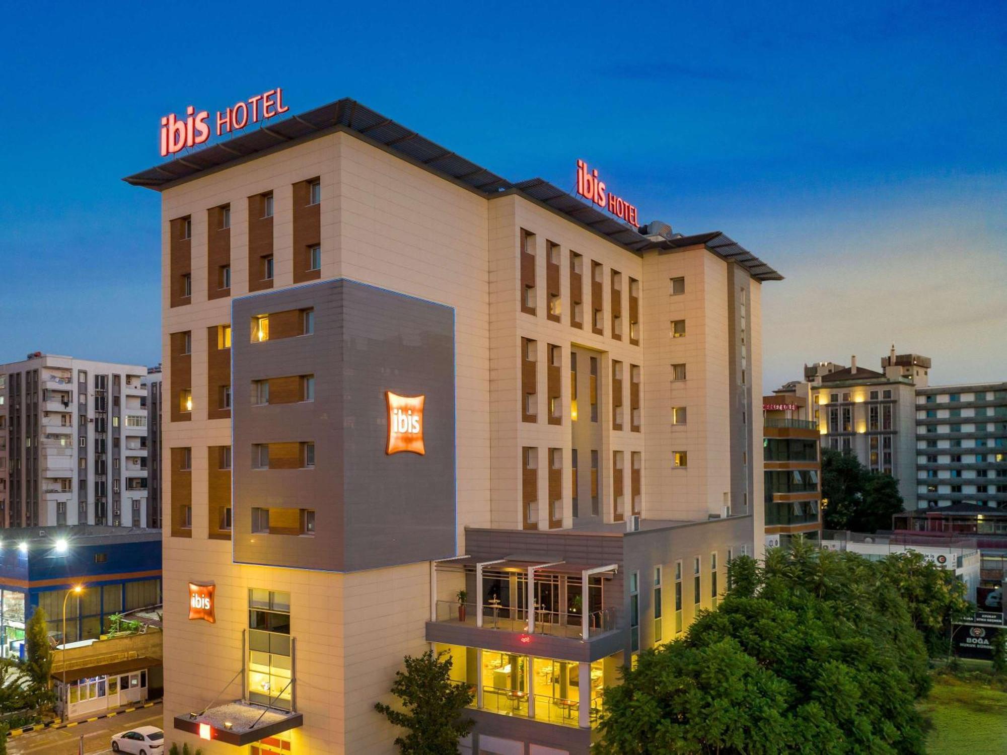 Отель Ibis Адана Экстерьер фото